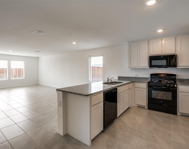 2816 Green Hill Way - Photo Thumbnail 4
