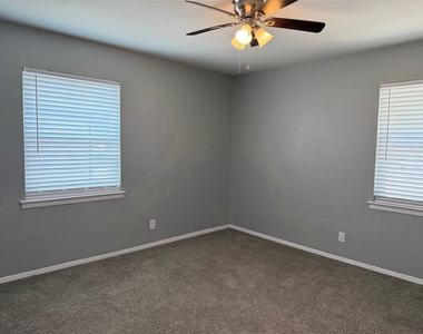 2511 Normont Circle - Photo Thumbnail 7