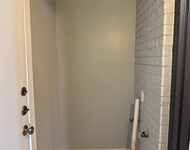 2511 Normont Circle - Photo Thumbnail 15