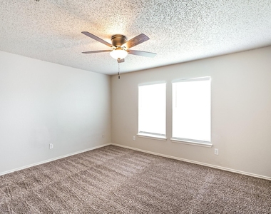 5293 Chessie Circle - Photo Thumbnail 14
