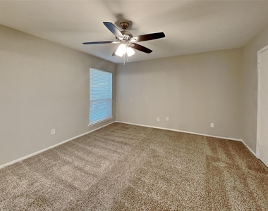 5423 Lansingford Trail - Photo Thumbnail 8