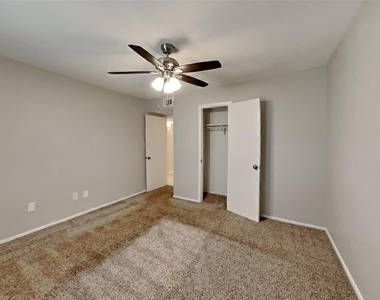 5423 Lansingford Trail - Photo Thumbnail 14