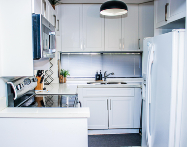 17011 N Bay Road - Photo Thumbnail 7