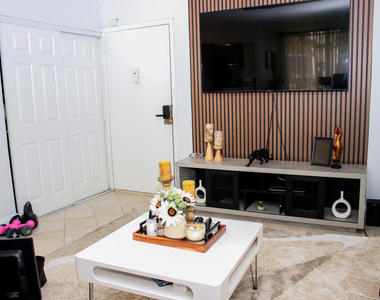 17011 N Bay Road - Photo Thumbnail 5