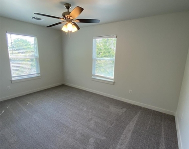 505 W Walker Street - Photo Thumbnail 7