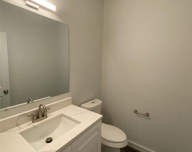 505 W Walker Street - Photo Thumbnail 4