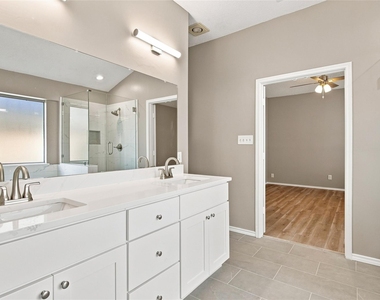 7053 Northpointe Drive - Photo Thumbnail 17
