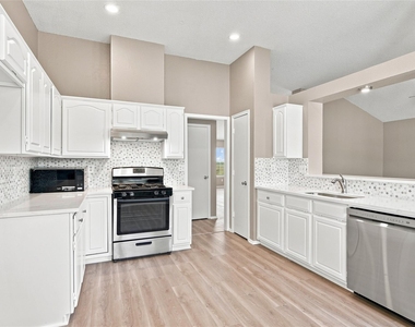 7053 Northpointe Drive - Photo Thumbnail 11