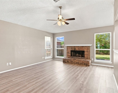 7053 Northpointe Drive - Photo Thumbnail 5