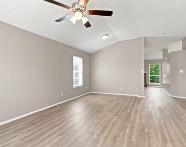 7053 Northpointe Drive - Photo Thumbnail 4