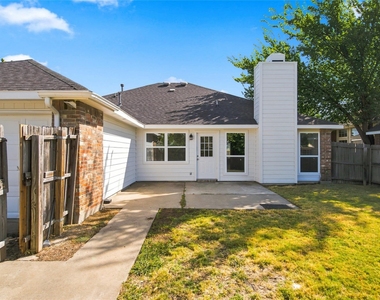 7053 Northpointe Drive - Photo Thumbnail 22