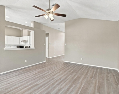 7053 Northpointe Drive - Photo Thumbnail 7