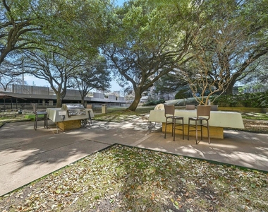 3883 Turtle Creek Boulevard - Photo Thumbnail 17