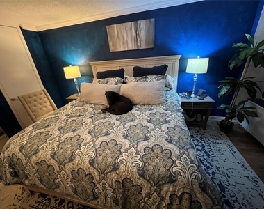 3883 Turtle Creek Boulevard - Photo Thumbnail 10