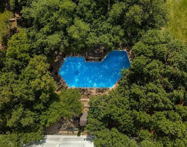 3883 Turtle Creek Boulevard - Photo Thumbnail 1
