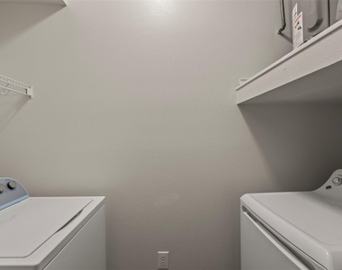 8015 Ederville Circle - Photo Thumbnail 21