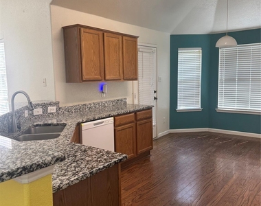 6711 Kinross Drive - Photo Thumbnail 13