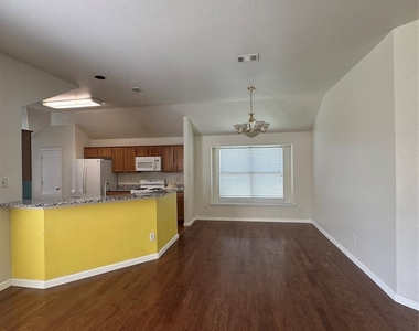 6711 Kinross Drive - Photo Thumbnail 4