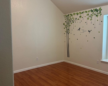 6711 Kinross Drive - Photo Thumbnail 15