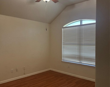 6711 Kinross Drive - Photo Thumbnail 17