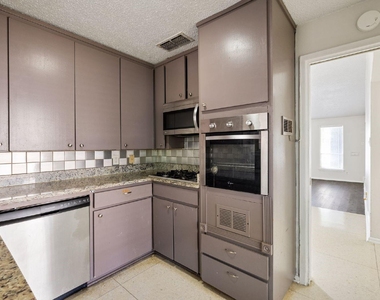 4913 Westlake Drive - Photo Thumbnail 10