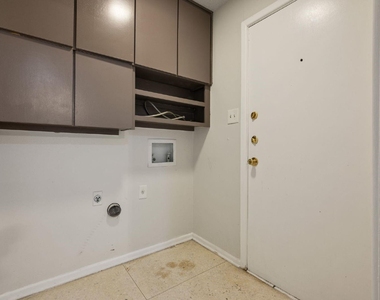 4913 Westlake Drive - Photo Thumbnail 18