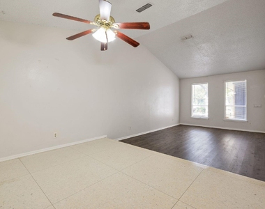 4913 Westlake Drive - Photo Thumbnail 5