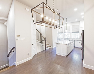 5319 Holland Avenue - Photo Thumbnail 14
