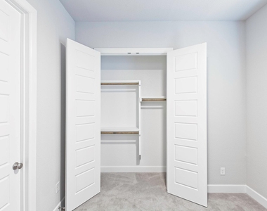 5319 Holland Avenue - Photo Thumbnail 25