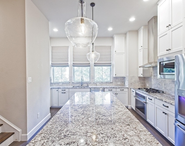 5319 Holland Avenue - Photo Thumbnail 18