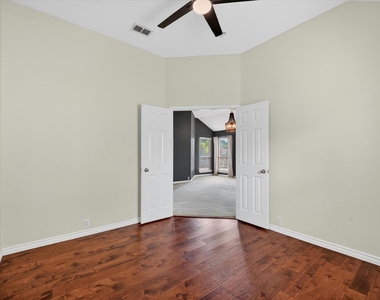 4909 Lansdale Drive - Photo Thumbnail 23