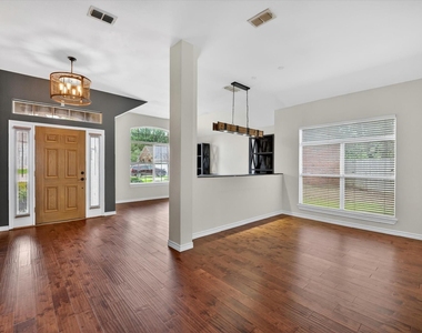 4909 Lansdale Drive - Photo Thumbnail 8