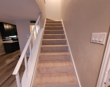 15221 Berry Trail - Photo Thumbnail 6