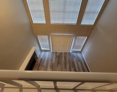 15221 Berry Trail - Photo Thumbnail 10