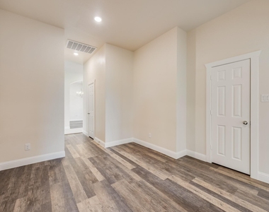 3334 Knight Street - Photo Thumbnail 27