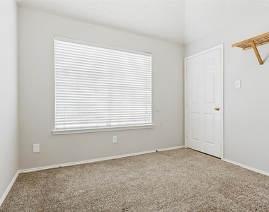 6722 Conestoga Drive - Photo Thumbnail 20