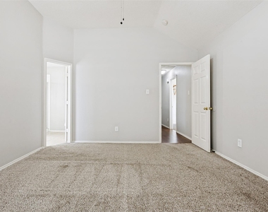 6722 Conestoga Drive - Photo Thumbnail 14
