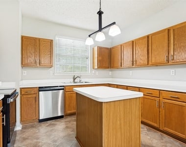 6722 Conestoga Drive - Photo Thumbnail 11