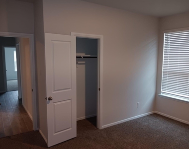 8725 Willowsun Way - Photo Thumbnail 8