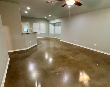 134 Dennis Drive - Photo Thumbnail 1