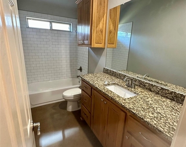 134 Dennis Drive - Photo Thumbnail 9
