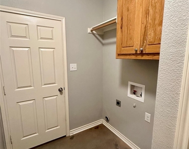 134 Dennis Drive - Photo Thumbnail 13