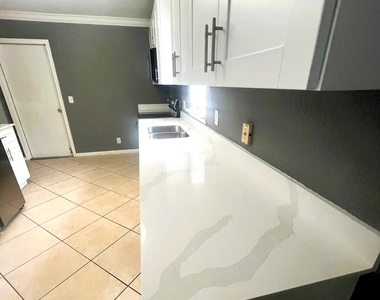 11290 Sw 20th Street - Photo Thumbnail 5