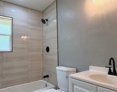 2509 Normont Circle - Photo Thumbnail 11