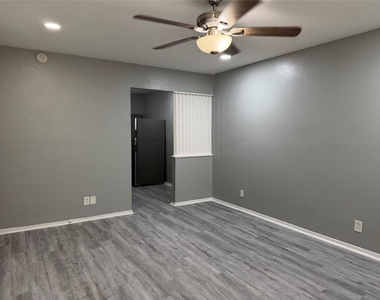 2509 Normont Circle - Photo Thumbnail 3