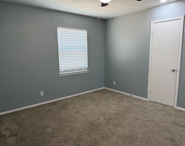 2509 Normont Circle - Photo Thumbnail 5