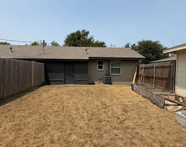 2509 Normont Circle - Photo Thumbnail 15