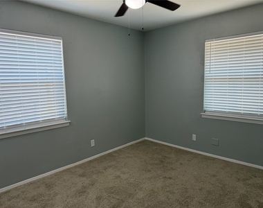 2509 Normont Circle - Photo Thumbnail 7