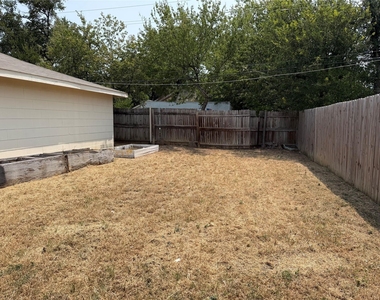 2509 Normont Circle - Photo Thumbnail 13