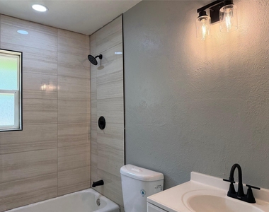 2509 Normont Circle - Photo Thumbnail 10